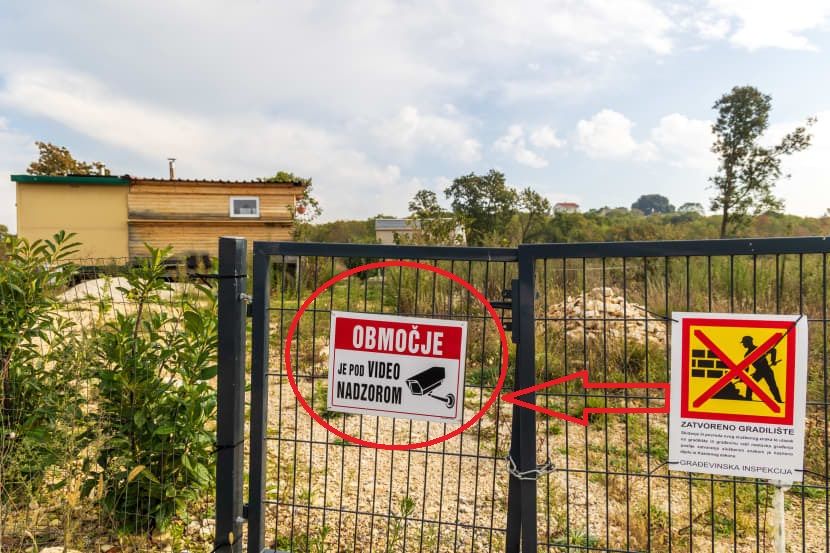 Bahati Slovenci postavili videonadzor nad svoju bespravnu gradnju
