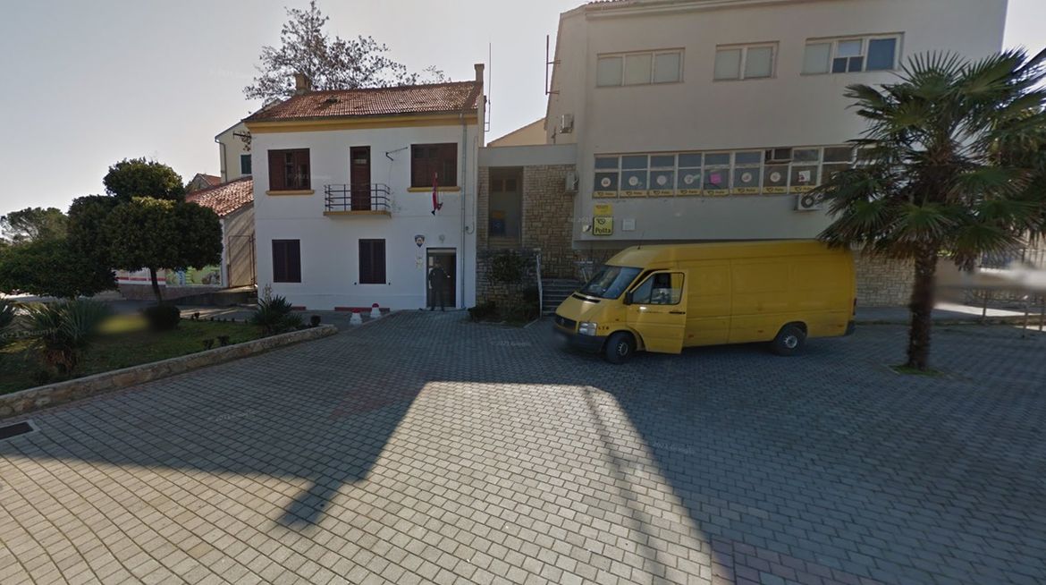 POTPUNI KRAH HRVATSKE POŠTE Otočanima mjesecima ne stižu pošiljke na kućne adrese