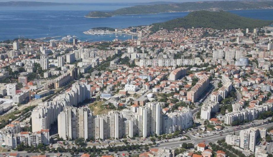 Prosvjed na Gripama - Postavljena ploča 'Makadamski put Ivice Puljka'