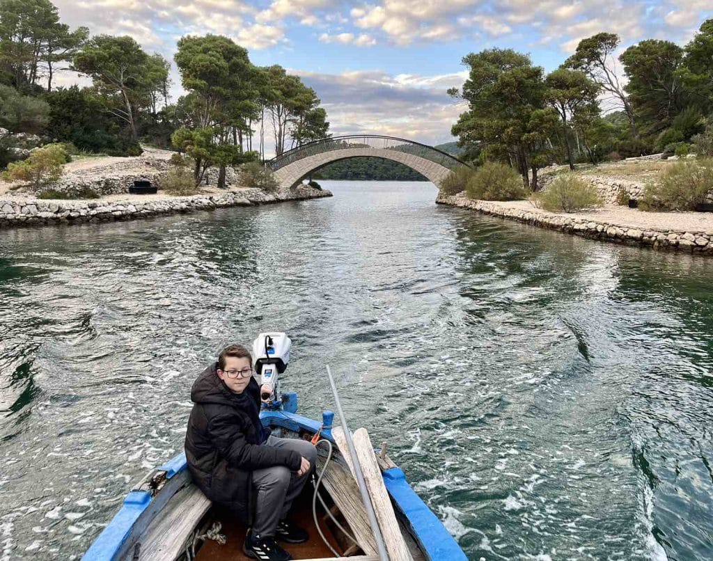 Otočanima u Nacionalnom parku Mljet uručeni električni vanbrodski motori