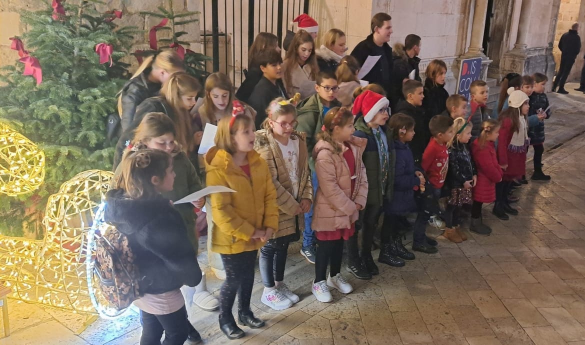 Mali kolendari brižno čuvaju  dubrovačku tradiciju