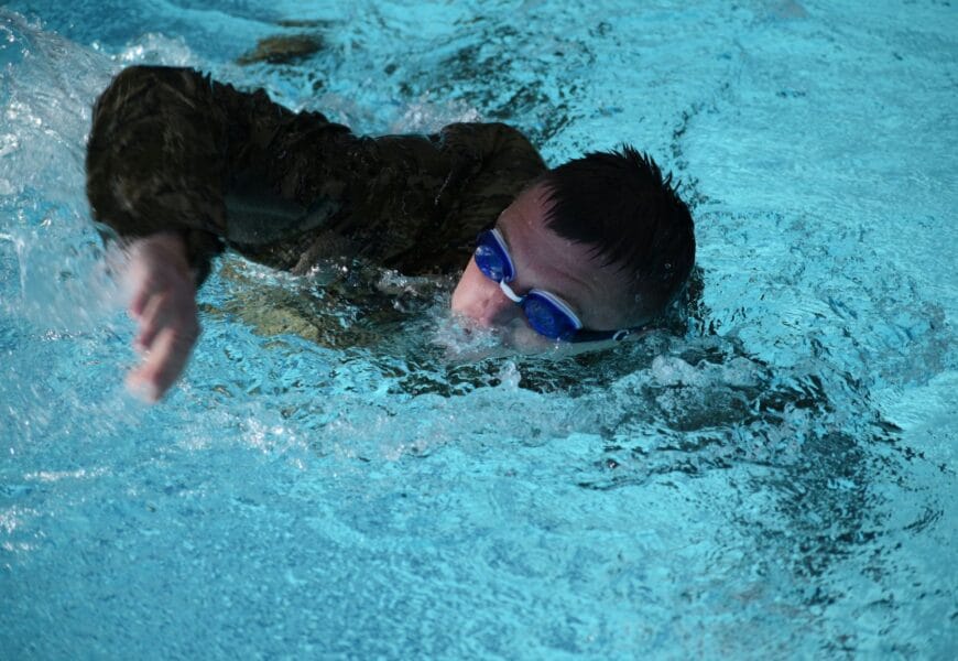 Natjecanje u plivanju 2. oklopno-mehanizirane bojne “Pume”