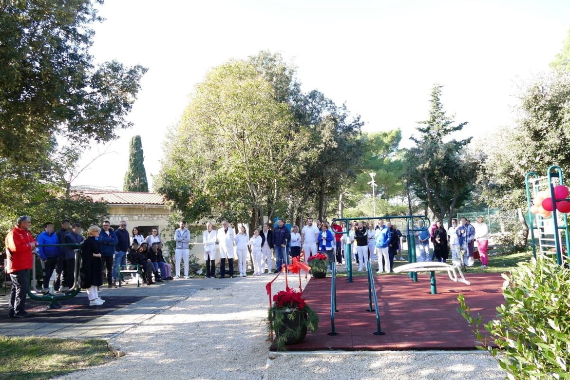 Unutar bolničkog parka Županijske specijalne bolnice na Rabu, otvoren park za vježbanje i rehabilitaciju