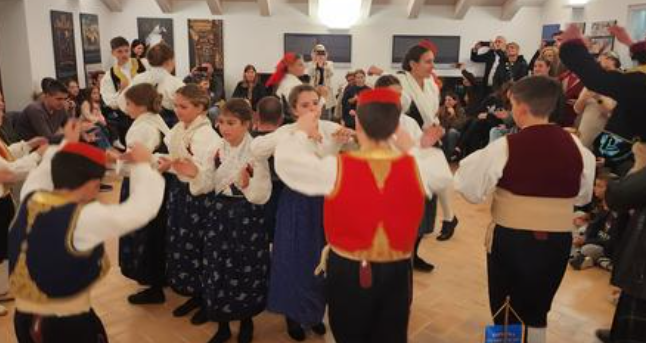 Tradicija u Slanom živi! Održana je radionica izrade i pjevanja primorske kolende