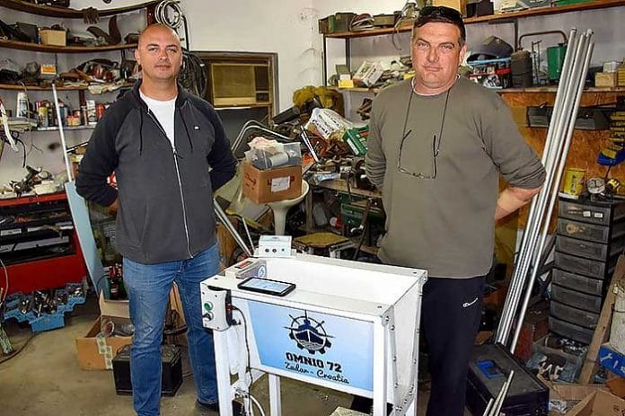 VIDEO Pametni uređaj koji vlasnika upozorava na opasnu razinu mora u brodu, stiže iz zadarske radionice