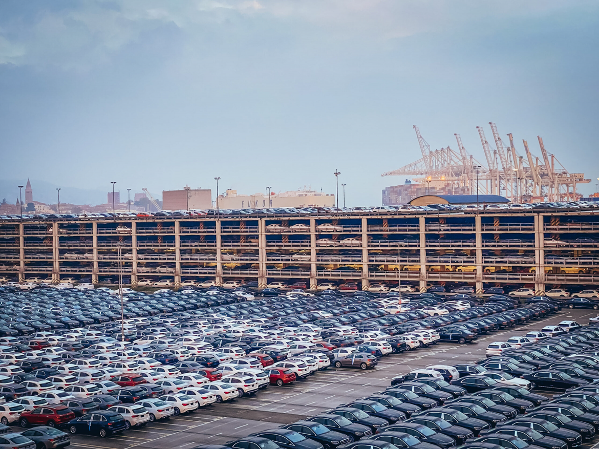 U Luci Koper pretovareno više od milijun kontejnerskih jedinica, između ostalog 88.837 vozila