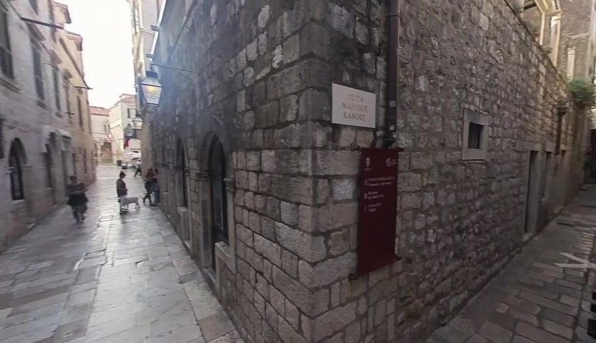 Izgorio stan u staroj dubrovačkoj jezgri, vatrogasci iznijeli muškarca bez svijesti - preminuo je