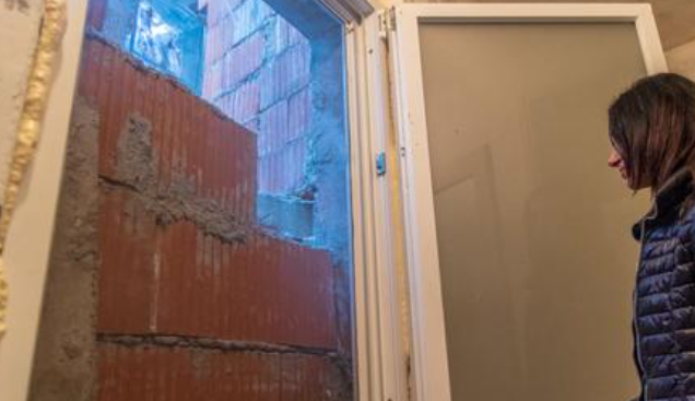 JE LI OVO MOGUĆE!? Susjedi joj u Vodnjanu zazidali prozor!