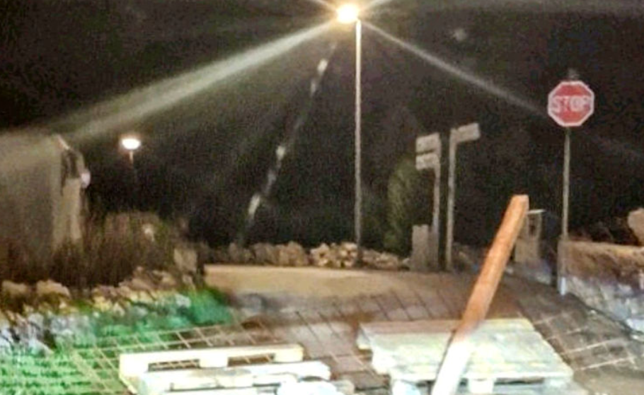 Ispred kuće virske vijećnice osvanula - barikada!