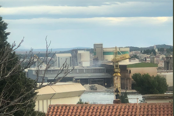 Što to smrdi u Puli? Stanovnici zabrinuti zbog sumpora iz cementare!