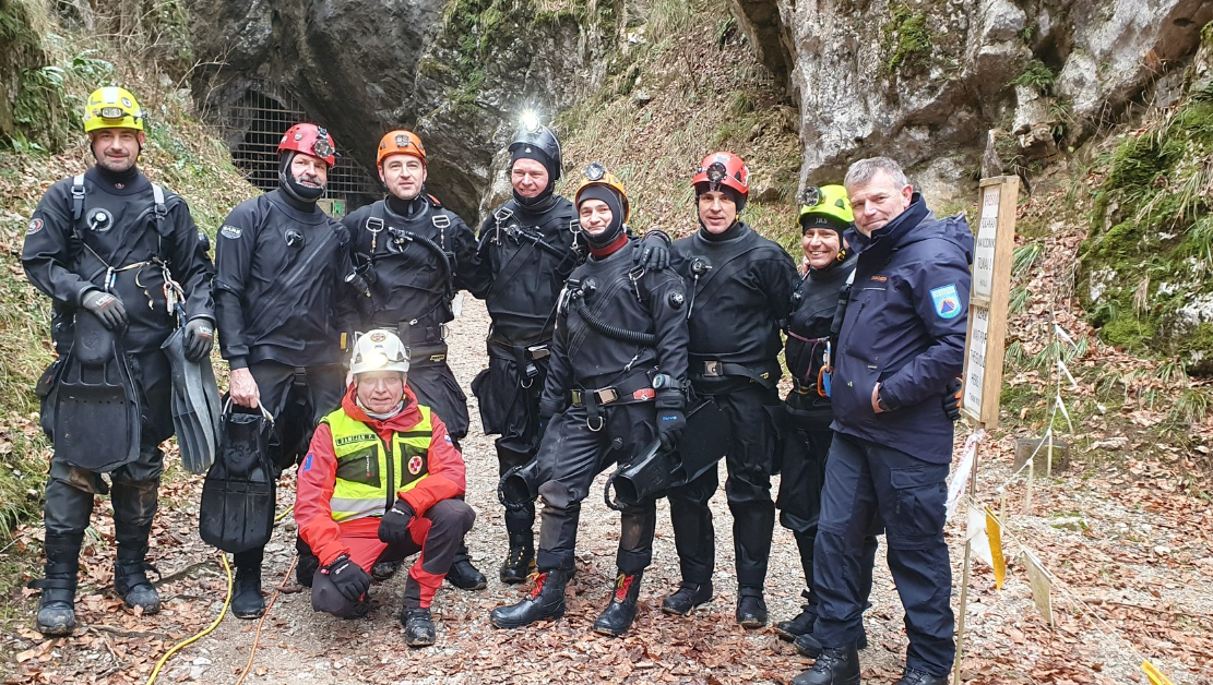 Iz slovenske Križne jame spašena obitelj i dvoje vodiča!