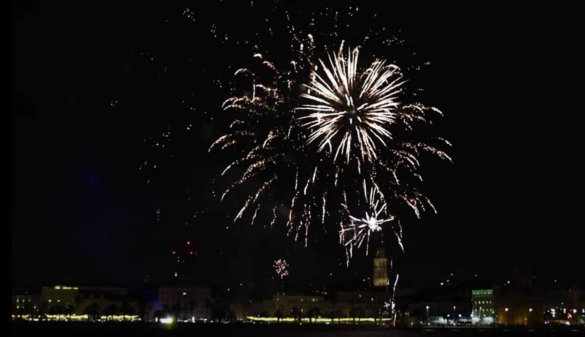 VIDEO Jedino je Split imao službeni vatromet, evo kako je izgledao