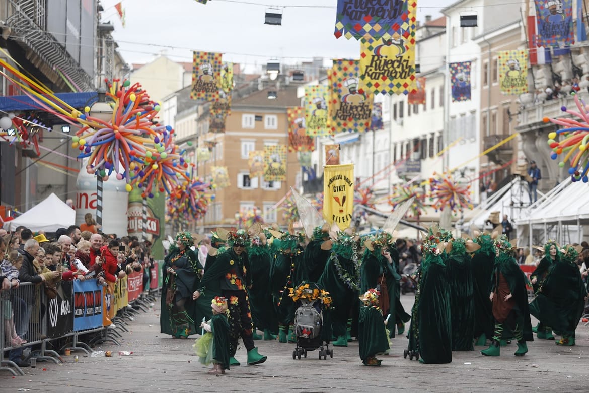 FOTO Gotovo 9.000 maškara prodefiliralo riječkim Korzom