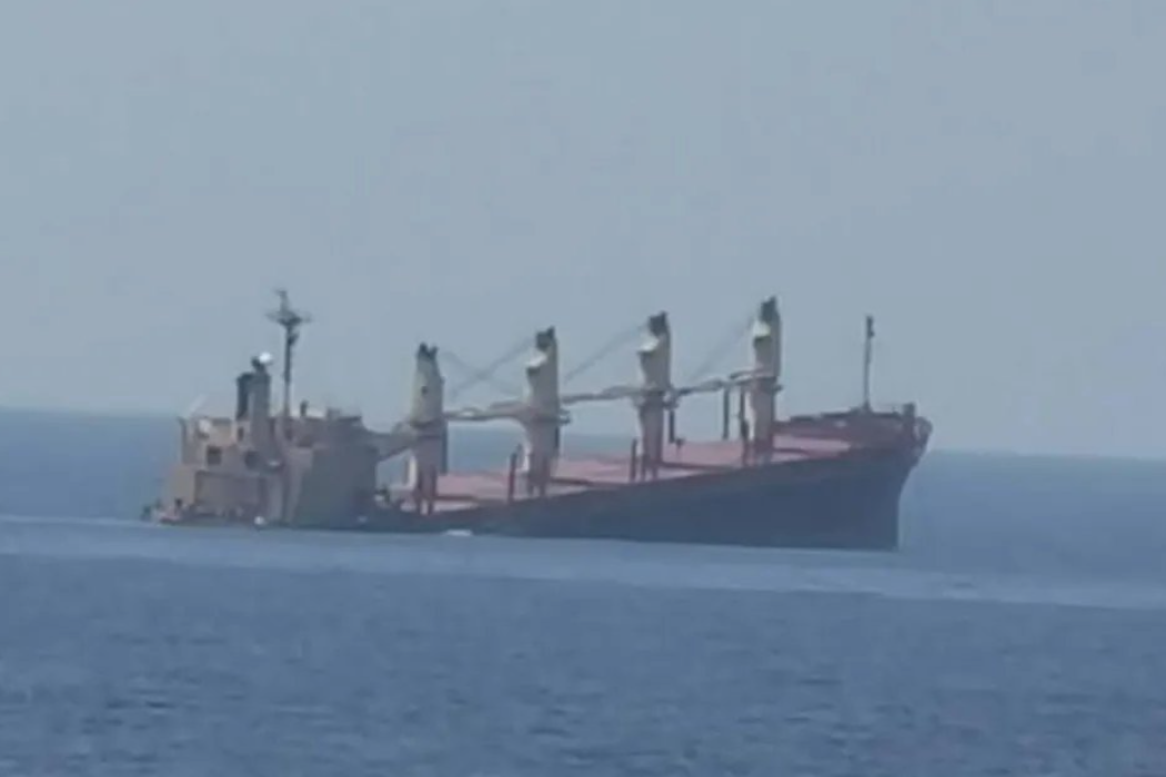 Pogođeni i evakuirani "Rubymar" još uvijek pluta Crvenim morem