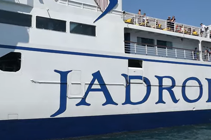 Pomaknut red plovidbe za Brač zbog utakmice Hajduka