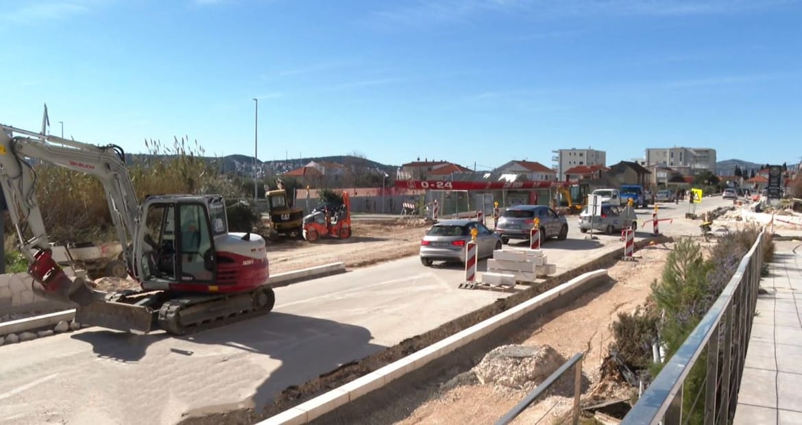 Trogiranima je dosta - Radovima na najprometnijoj ulici ne nazire se kraj