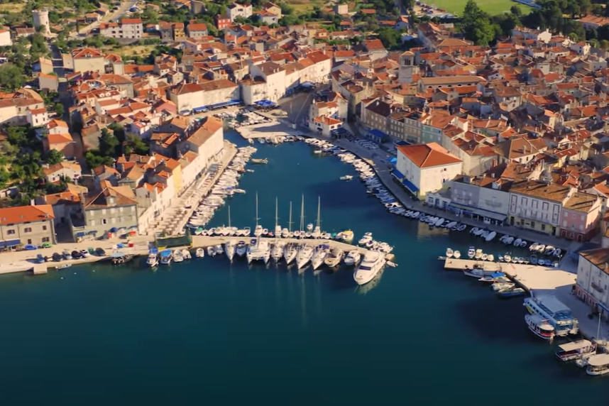 Sjećate li se Fringe festivala kojeg su zbog tvrdnji o nemoralu htjeli zabraniti na Cresu? Sad žele zabraniti sve slično!