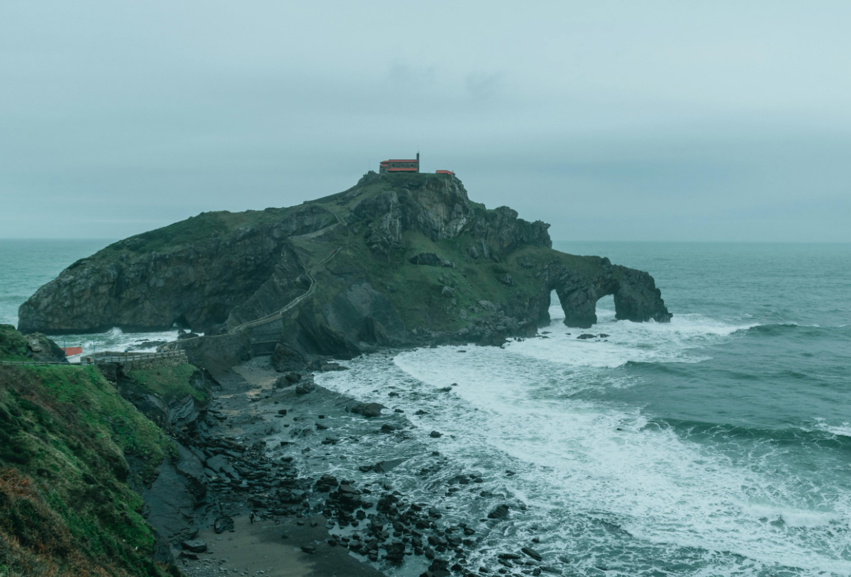 Ova priča lomi srca! Britanca i njegovog vjernog psa "odsjekla" je plima, spašen je samo jedan od njih