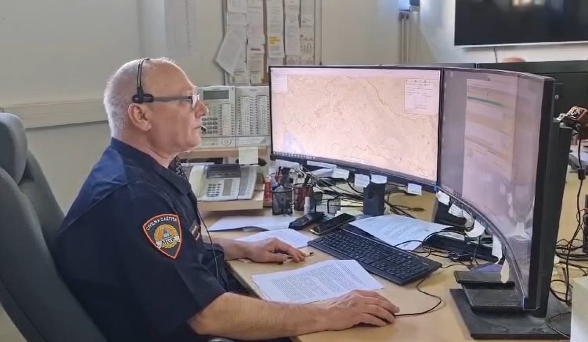 VIDEO Što ako zrakoplov s 80 ljudi padne dijelom na kopno, a dijelom u more?