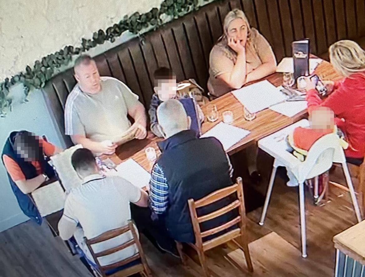 Ova obitelj se došla najesti u restoran, nabili račun od 400 eura i pobjegli!