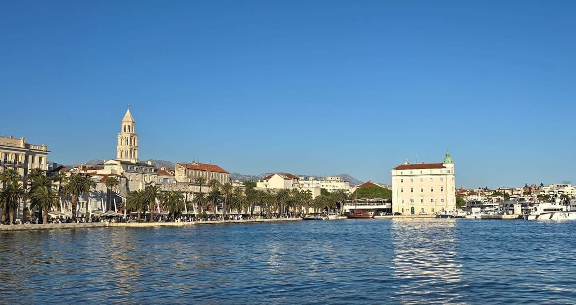 Nebo gotovo bez oblaka, a temperatura i do 27 °C!