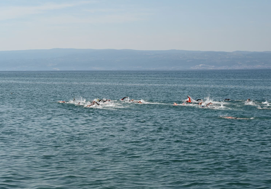 Plivački maratoni u Podstrani i Krilu Jasenice
