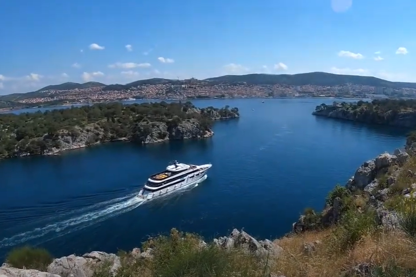 U kanalu sv. Ante u Šibeniku postavlja se informativna tabla o važnosti pčela!