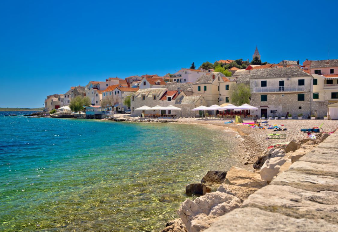 NAJBOLJI SMO U EUROPI Hrvatska na prvom mjestu po kvaliteti vode za kupanje na obali!