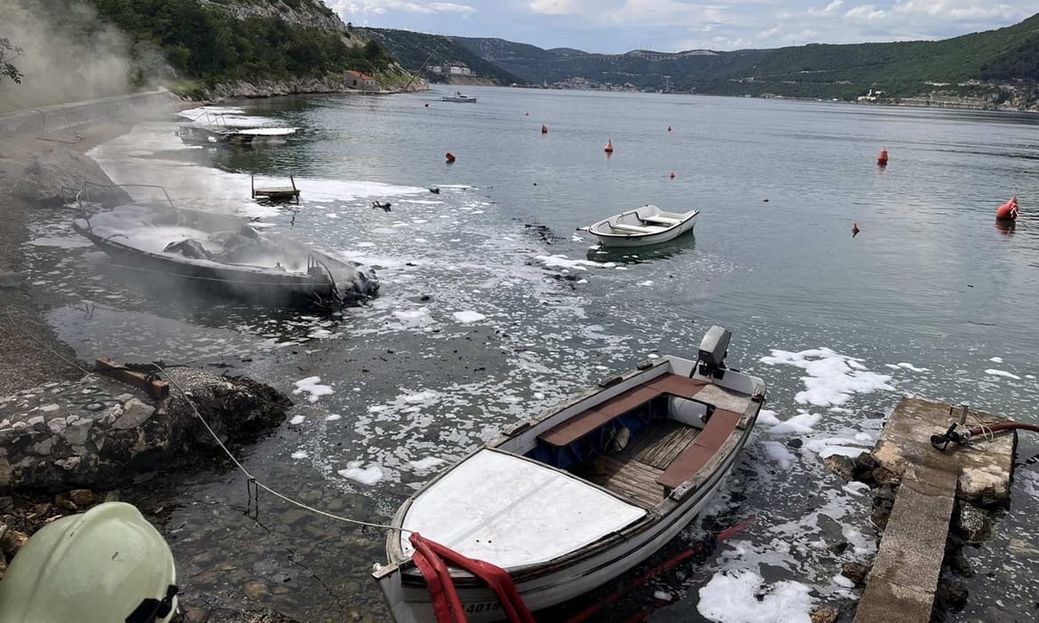 ZAVRŠEN OČEVID Poznat uzrok požara koji je uništio nekoliko plovila u Bakarcu