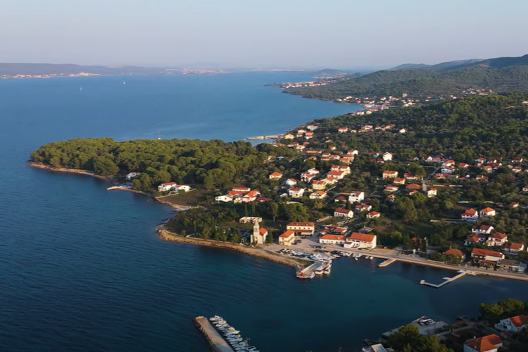 Krao ribolovni pribor na Pašmanu!