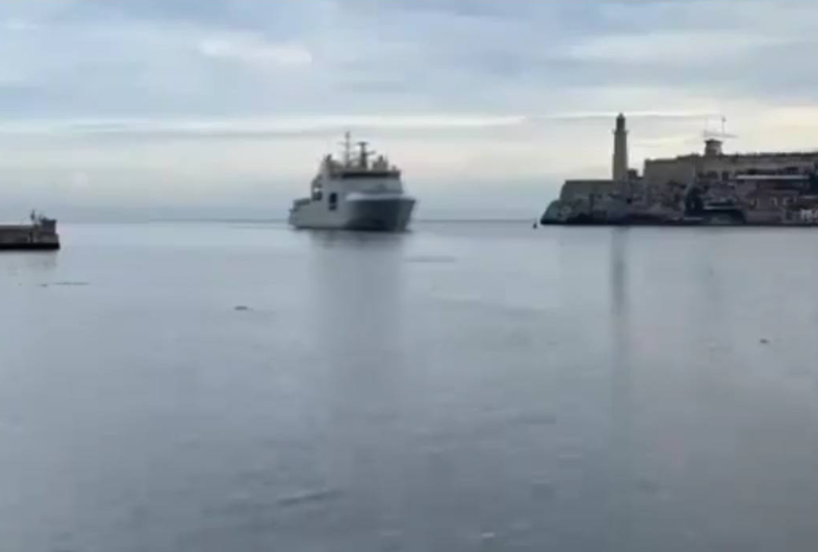 SVI SU NA KUBI Nakon Rusa uplovili Kanađani, a tu su i Amerikanci!