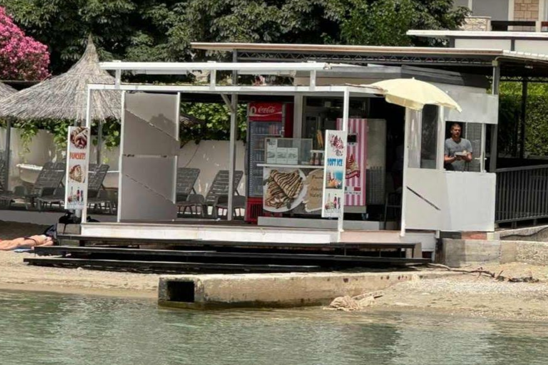 OKUPATOR IZ DUĆA "Poduzetnik" koji je okupirao obalu i dalje ignorira Zakon i smije se u lice mještanima!