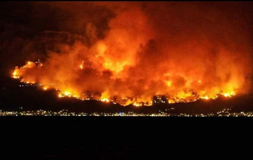 Ovo je pogled s Hvara prema Tučepima - Zapovjednik DVD-a: "Fali nam tehnike, nema cisterni!"