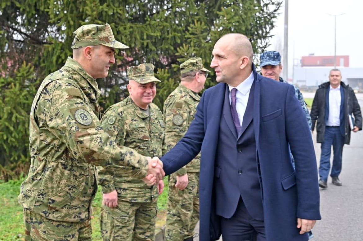 Anušić povećao naknade pripadnicima HV-a u protupožarnoj sezoni