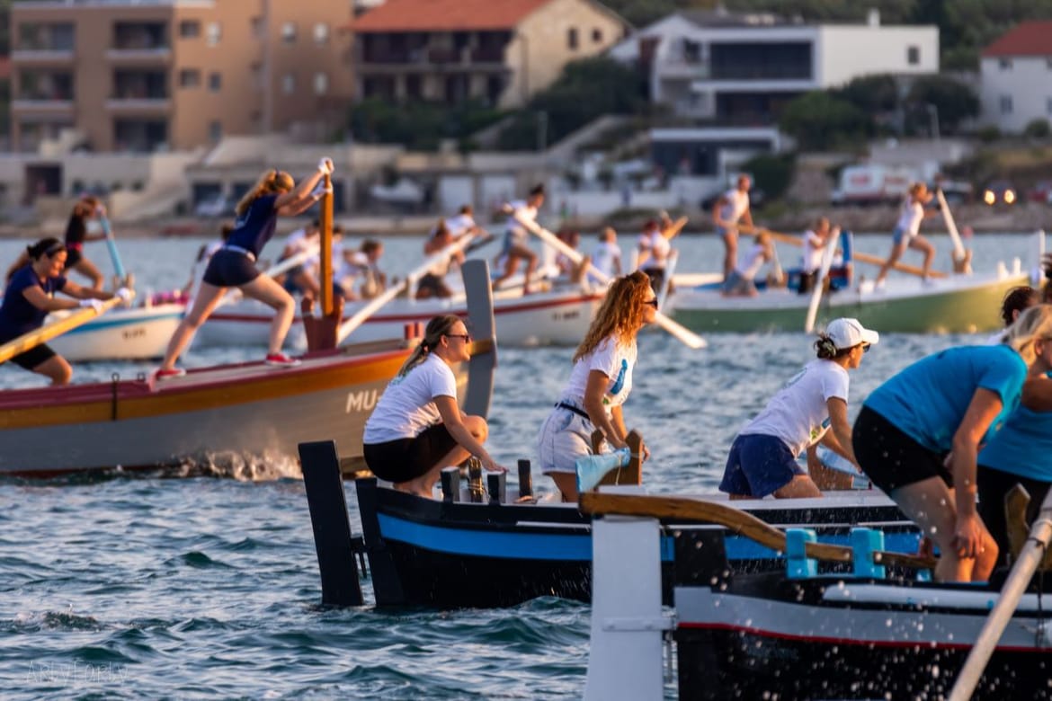 Bliži se najveća betinska fešta - Dan brganje, a s njom i ženska veslačka regata 'Dlan i Veslo'