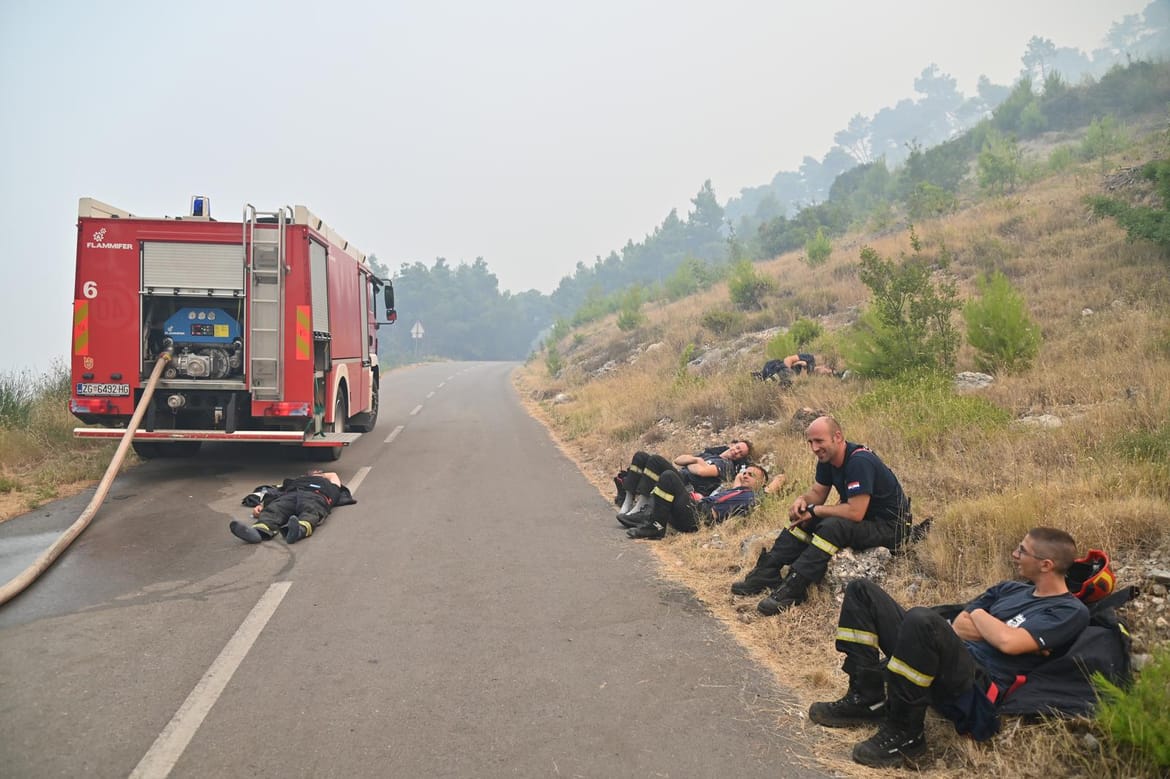 RADE ZA 700 EURA! Vlada im obećala povećanje, ali zasad su namirili samo sebe