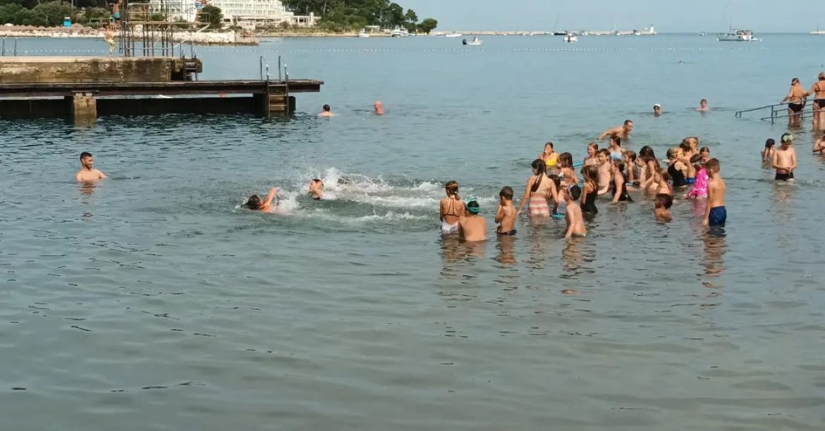 Gotovo stotinu djece u Poreču sudjelovalo u obilježavanju Svjetskog dana prevencije utapanja