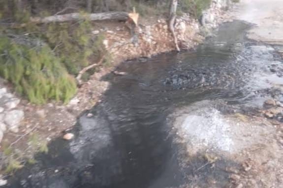 FEKALIJE U ŽDRELCU Stigao odgovor načelnika Općine Pašman : "Pukla nam je cijev!"