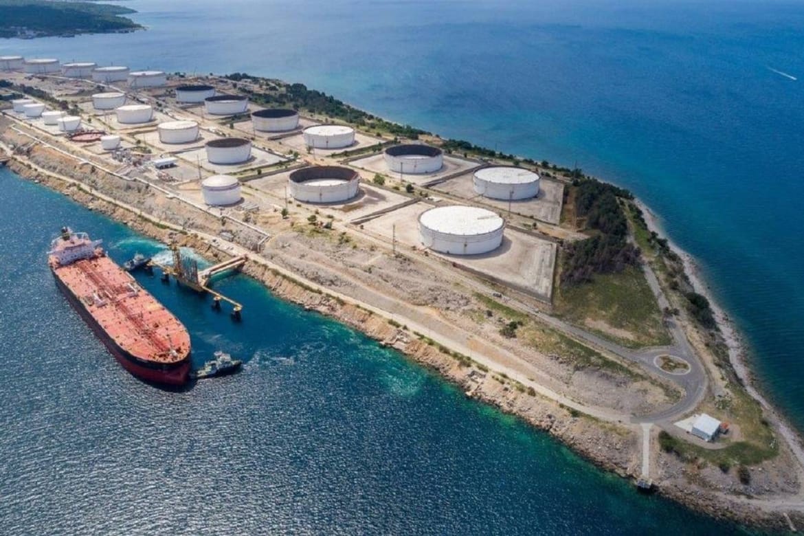 JANAF i švicarska tvrtka sklopili ugovor o skladištenju nafte u Omišlju