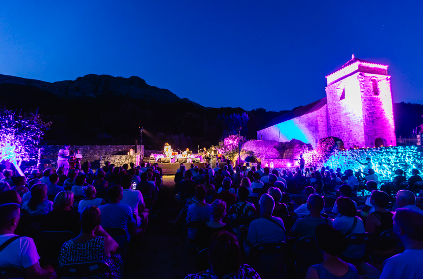 Otvoren festival "Dobro est fest" u Baškoj!