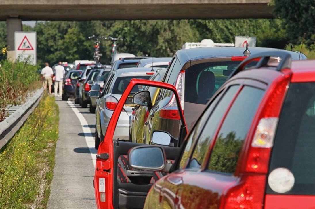 Ogromne gužve na autocestama - nesreća kod Nadina i kilometarska kolona!