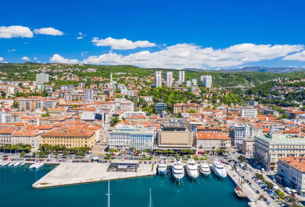 Pijani motorist teško ozlijeđen u Rijeci