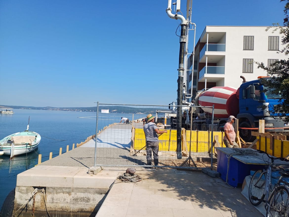 Betonaža na pomorskom dobru u Novigradu - saznali smo o čemu je riječ!