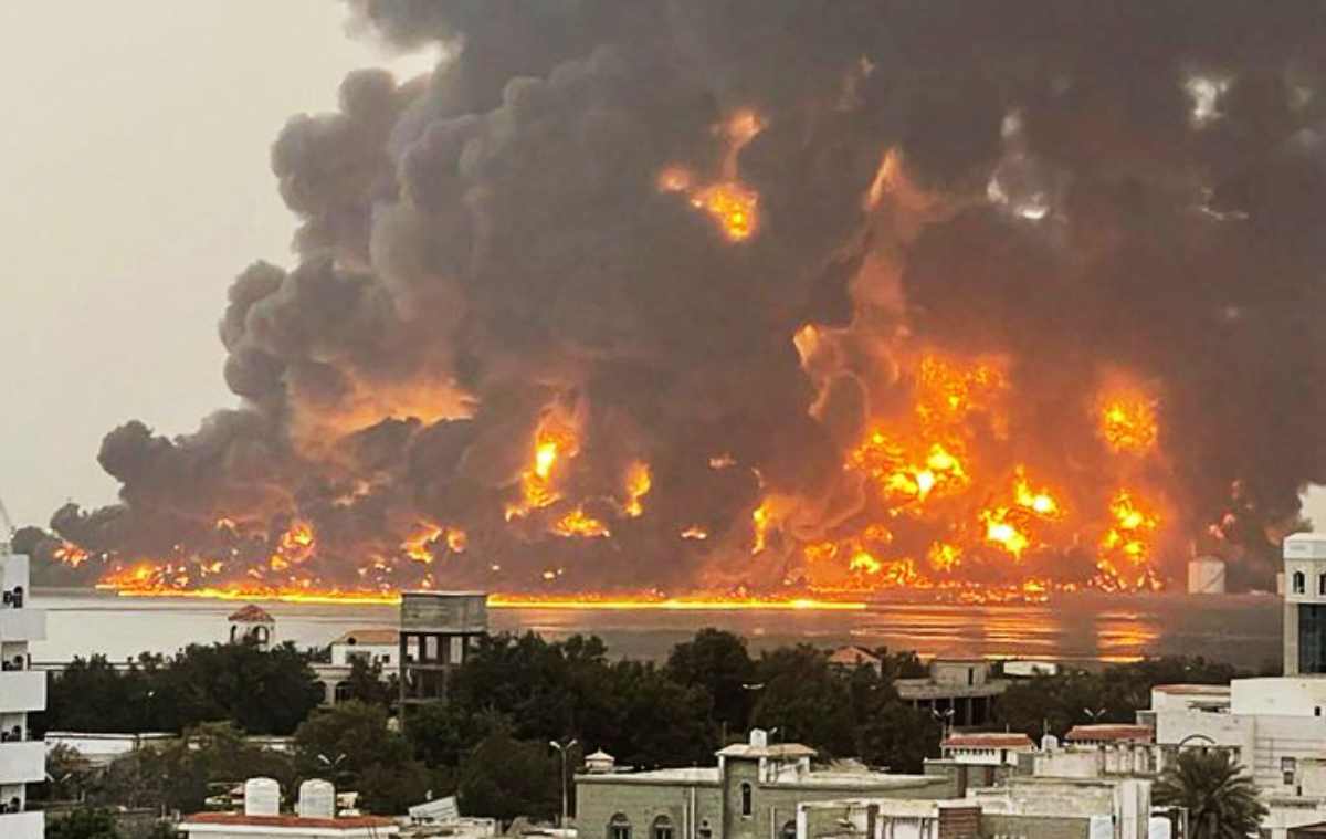 Izrael žestoko napao Hutiste - Jemenska luka Hudaida u plamenu!