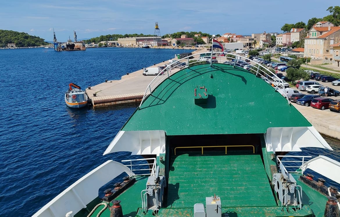 Policija o tragediji na Lošinju potvrdila: "Pala je rampa na tri osobe, dvoje je poginulih, jedna osoba je ozlijeđena!"