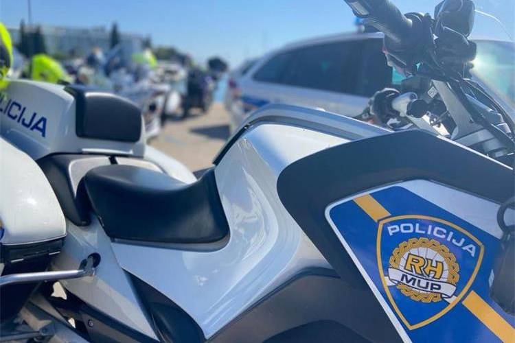 Žena u Zadru vozila bez dozvole s marihuanom i amfetaminima!