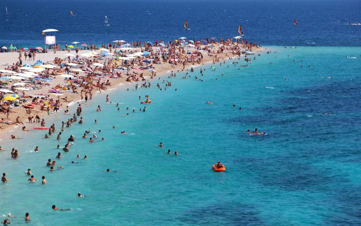 DZS: U lipnju 2024. više dolazaka, ali manje noćenja turista nego u lipnju 2023.