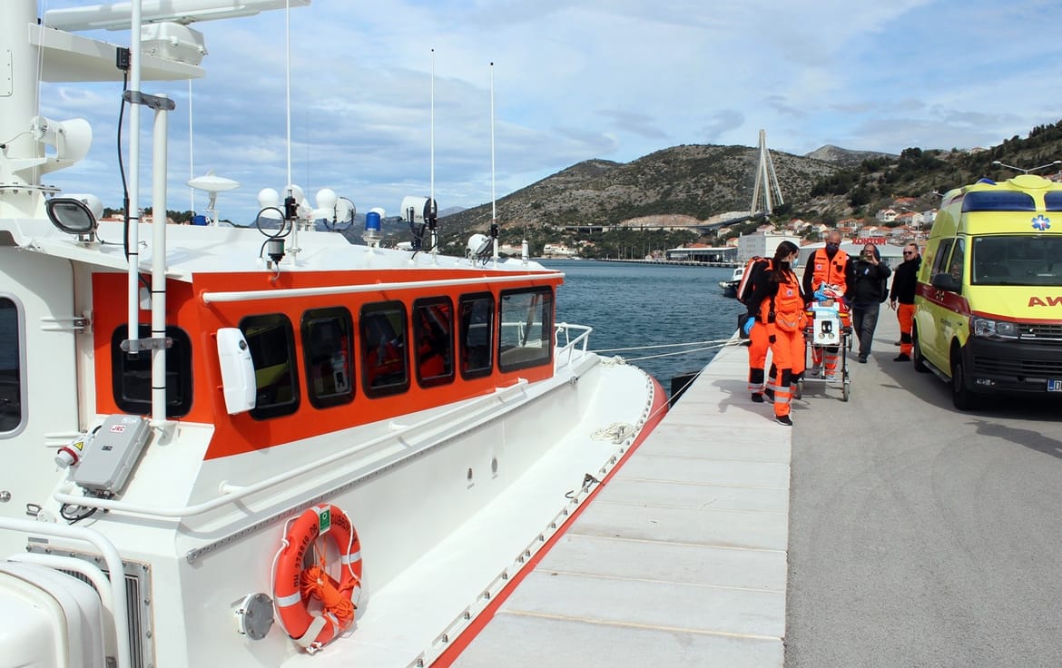Dubrovačka i šibenska lučka kapetanija odradile niz hitnih medicinskih prijevoza