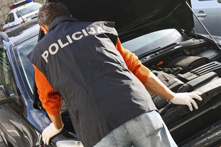 Policija otkrila: Načelniku rovinjske policije podmetnut požar u kojem mu je izgorio automobil