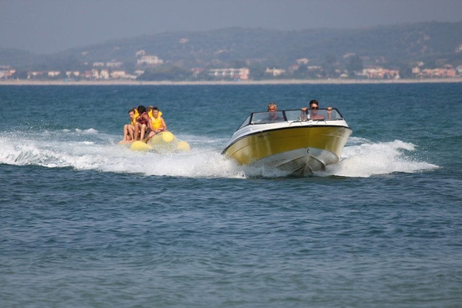 Gliserom vukao "bananu" ispred Sukošana, nije pazio na sigurnost pa teško ozlijedio Nijemca